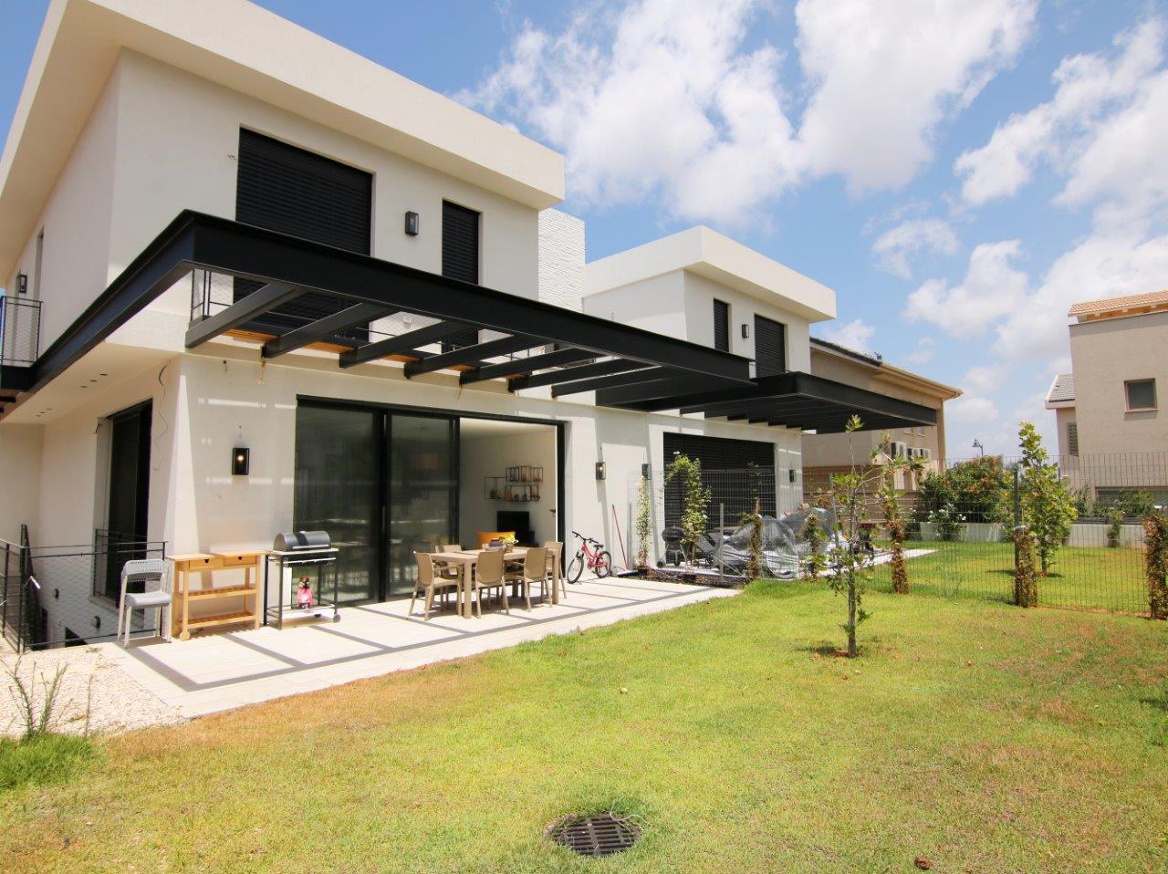 Cottage in Even Yehuda